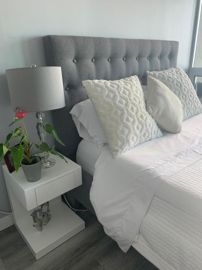 Downtown Waterfront Suites With Cn Tower Views Toronto Exteriér fotografie